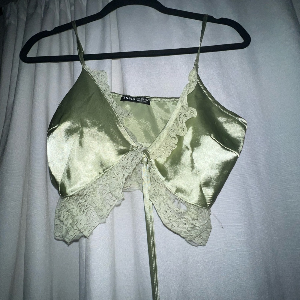 GREEN SHINY LACE BRALETTE TOP  ☆*:.｡.